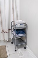 GLOBALSTAY. Waterfront 5BR Townhouse. Private HOT TUB, Gym, Sauna