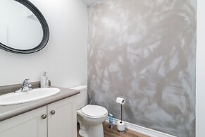 GLOBALSTAY. Waterfront 5BR Townhouse. Private HOT TUB, Gym, Sauna