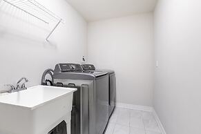 GLOBALSTAY. Waterfront 5BR Townhouse. Private HOT TUB, Gym, Sauna