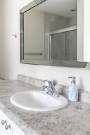 GLOBALSTAY. Waterfront 5BR Townhouse. Private HOT TUB, Gym, Sauna