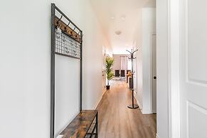 GLOBALSTAY. Waterfront 5BR Townhouse. Private HOT TUB, Gym, Sauna