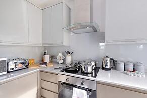 Town Center 2 bed Serviced Apartment 8