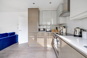 Town Center 2 bed Serviced Apartment 8