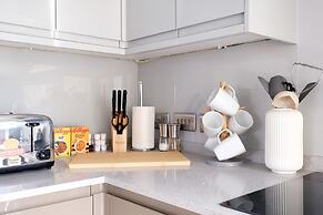 Town Center 2 bed Serviced Apartment 8