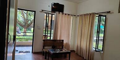 Corbett Aroma Park By Royal Collection