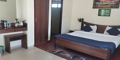 Corbett Aroma Park By Royal Collection