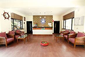 Corbett Aroma Park By Royal Collection