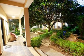 Corbett Aroma Park By Royal Collection