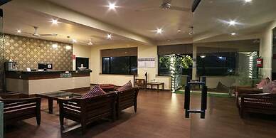 Corbett Aroma Park By Royal Collection