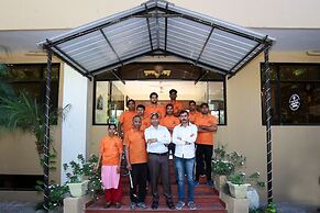 Corbett Aroma Park By Royal Collection