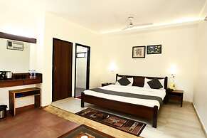 Corbett Aroma Park By Royal Collection