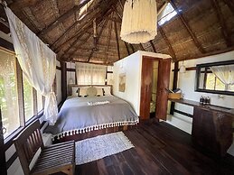 Villa Santuario Lake Front Oasis