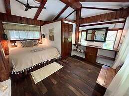 Villa Santuario Lake Front Oasis