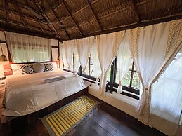 Villa Santuario Lake Front Oasis