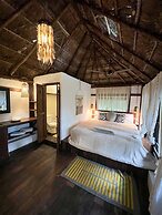 Villa Santuario Lake Front Oasis