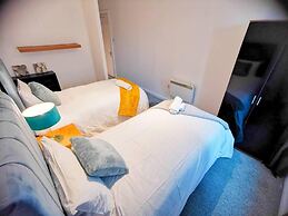 2-bed Apartment Near City Centre