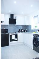 Stunning 2-bed Apartment in Harrow