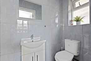 Apartment - Sleeps 5 & Free Parking