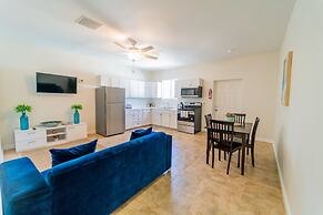 Le Bleu Bed and Breakfast