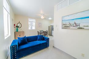 Le Bleu Bed and Breakfast