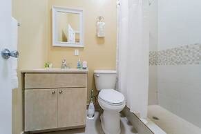 Le Bleu Bed and Breakfast