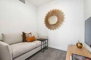Chic contemporary in Wynyard Quarter