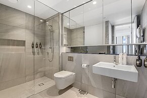 Chic contemporary in Wynyard Quarter