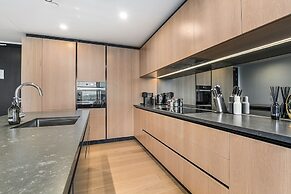 Chic contemporary in Wynyard Quarter