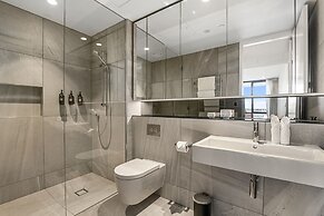 Chic contemporary in Wynyard Quarter