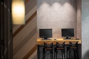 Royal Group Hotel  Xiong Zhong  Branch