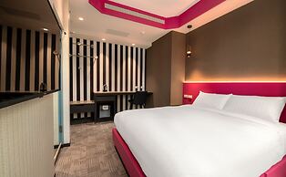 Royal Group Hotel  Xiong Zhong  Branch