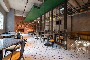 Royal Group Hotel  Xiong Zhong  Branch