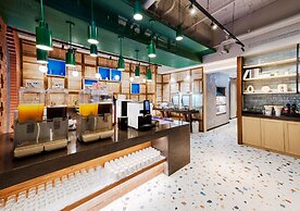 Royal Group Hotel  Xiong Zhong  Branch