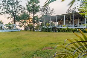 Foxoso La Beach Resort & Spa