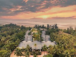 Foxoso La Beach Resort & Spa