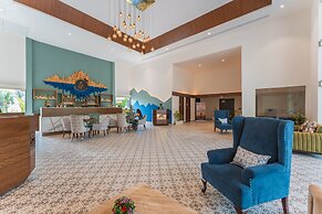 Foxoso La Beach Resort & Spa