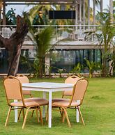 Foxoso La Beach Resort & Spa