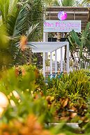 Foxoso La Beach Resort & Spa