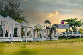 Foxoso La Beach Resort & Spa