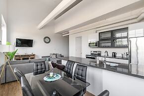 GLOBALSTAY. Dundurn Lofts. Free parking. Gym