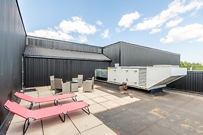 GLOBALSTAY. Dundurn Lofts. Free parking. Gym