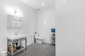 GLOBALSTAY. Dundurn Lofts. Free parking. Gym