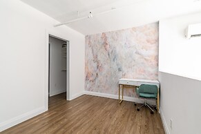 GLOBALSTAY. Dundurn Lofts. Free parking. Gym