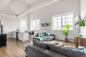 GLOBALSTAY. Dundurn Lofts. Free parking. Gym