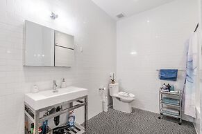 GLOBALSTAY. Dundurn Lofts. Free parking. Gym