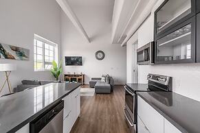 GLOBALSTAY. Dundurn Lofts. Free parking. Gym