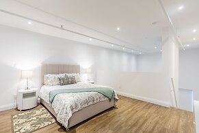 GLOBALSTAY. Dundurn Lofts. Free parking. Gym