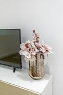 GLOBALSTAY. Dundurn Lofts. Free parking. Gym