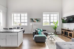 GLOBALSTAY. Dundurn Lofts. Free parking. Gym