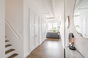 GLOBALSTAY. Dundurn Lofts. Free parking. Gym